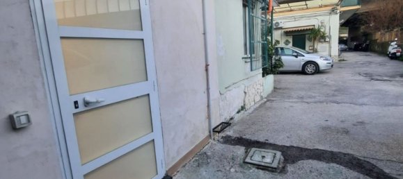 Gewerbliche Immobilie in Naples, Italy 35m², Nr. 12762 9