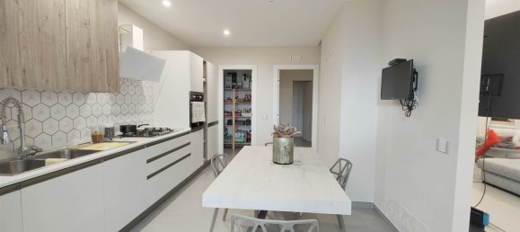 Apartamento de 4 habitaciónes en Ospedaletto d'Alpinolo, Italy No. 210134 9