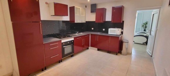 Casa de 3 dormitorios en Wattrelos, France No. 241090 6