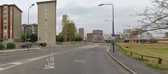 2 bedrooms Apartment in Milan, Italy No. 247256 2