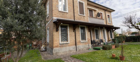 8 rooms Apartment in Ostiglia, Italy No. 42226 29