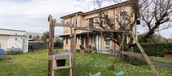 8 rooms Apartment in Ostiglia, Italy No. 42226 27