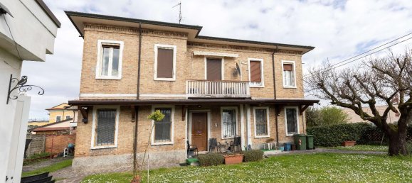 8 rooms Apartment in Ostiglia, Italy No. 42226 28