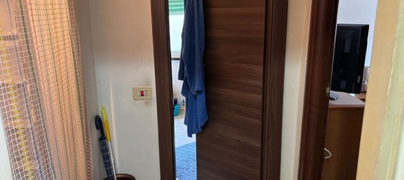 3 rooms Apartment in Genoa, Italy No. 39468 13