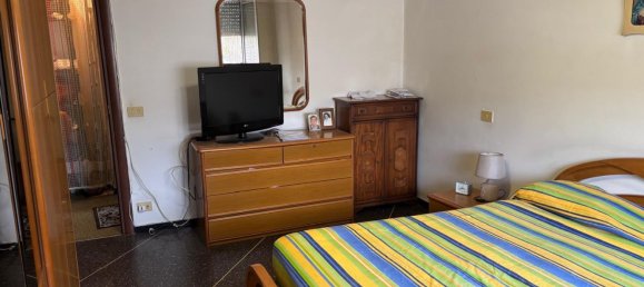 3 rooms Apartment in Genoa, Italy No. 39468 17