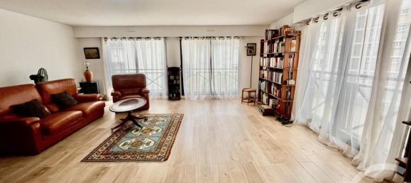 2 bedrooms Apartment in Paris, France No. 163984 2