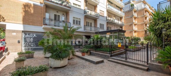 2 Schlafzimmer Wohnung in Rome, Italy, Nr. 331117 3