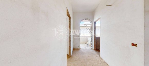 3 bedrooms House in Lizzanello, Italy No. 267748 8