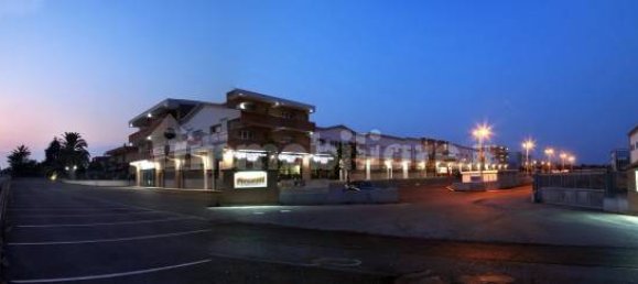 1-salle Propriété commerciale à Pomezia, Italy No. 82609 2