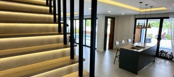 4 bedrooms House for sale in Pattaya, Chonburi, Eastern Thailand, Thailand № 69882 17