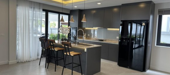 4 bedrooms House for sale in Pattaya, Chonburi, Eastern Thailand, Thailand № 69882 6