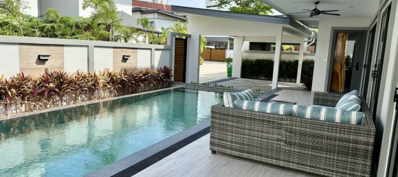 4 bedrooms House for sale in Pattaya, Chonburi, Eastern Thailand, Thailand № 69882 12