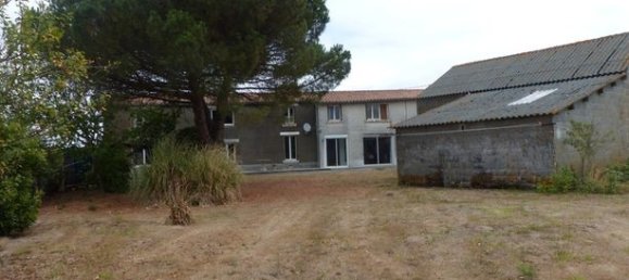 6 Schlafzimmer Haus in Deux-Sevres, France, Nr. 300768 12