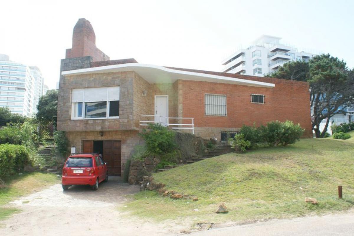 Дом с 3 спальнями в Мальдонадо, Уругвай № 2477