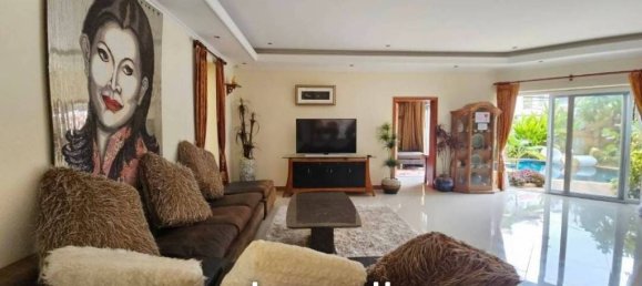 3 bedrooms Villa in Pattaya, Thailand No. 16903 3