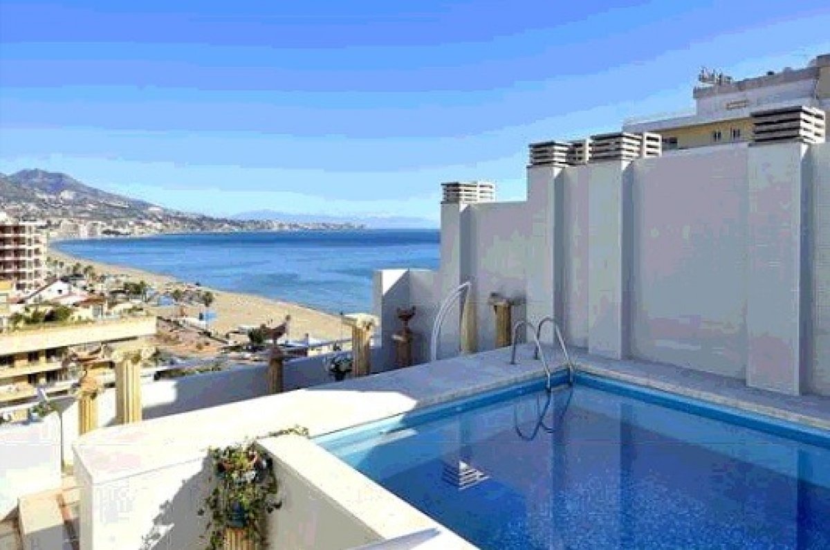 4 bedrooms Penthouse in Fuengirola, Spain No. 83579