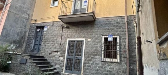 Casa de 4 habitaciónes en Paternò, Italy No. 259714 4