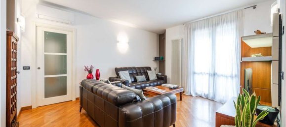 4 rooms Apartment in Carpi, Italy No. 301950 2