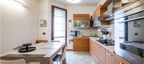 4 rooms Apartment in Carpi, Italy No. 301950 8