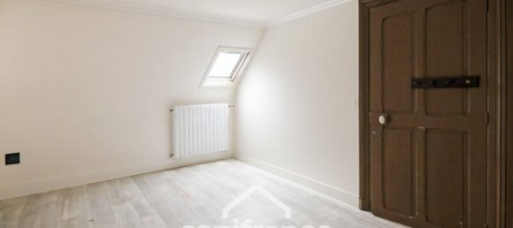 2 bedrooms House in Saint-Quentin, France No. 352559 12