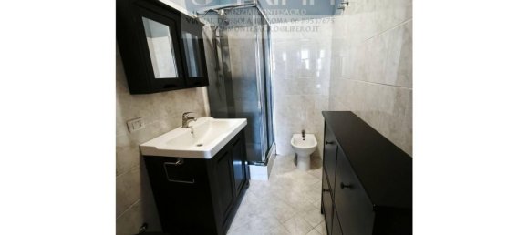 Квартира с 3 комнатами в Рим, Италия № 200371 16