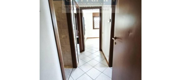 Квартира с 3 комнатами в Рим, Италия № 200371 9