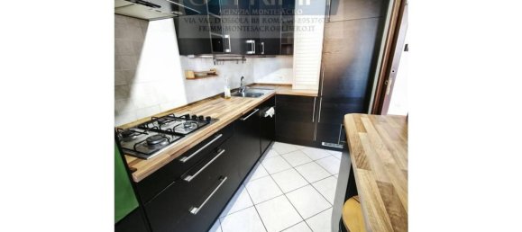 Квартира с 3 комнатами в Рим, Италия № 200371 6