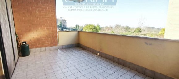 Квартира с 3 комнатами в Рим, Италия № 200371 20