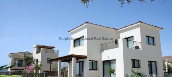 2 bedrooms Villa in Paphos, Cyprus No. 999 3