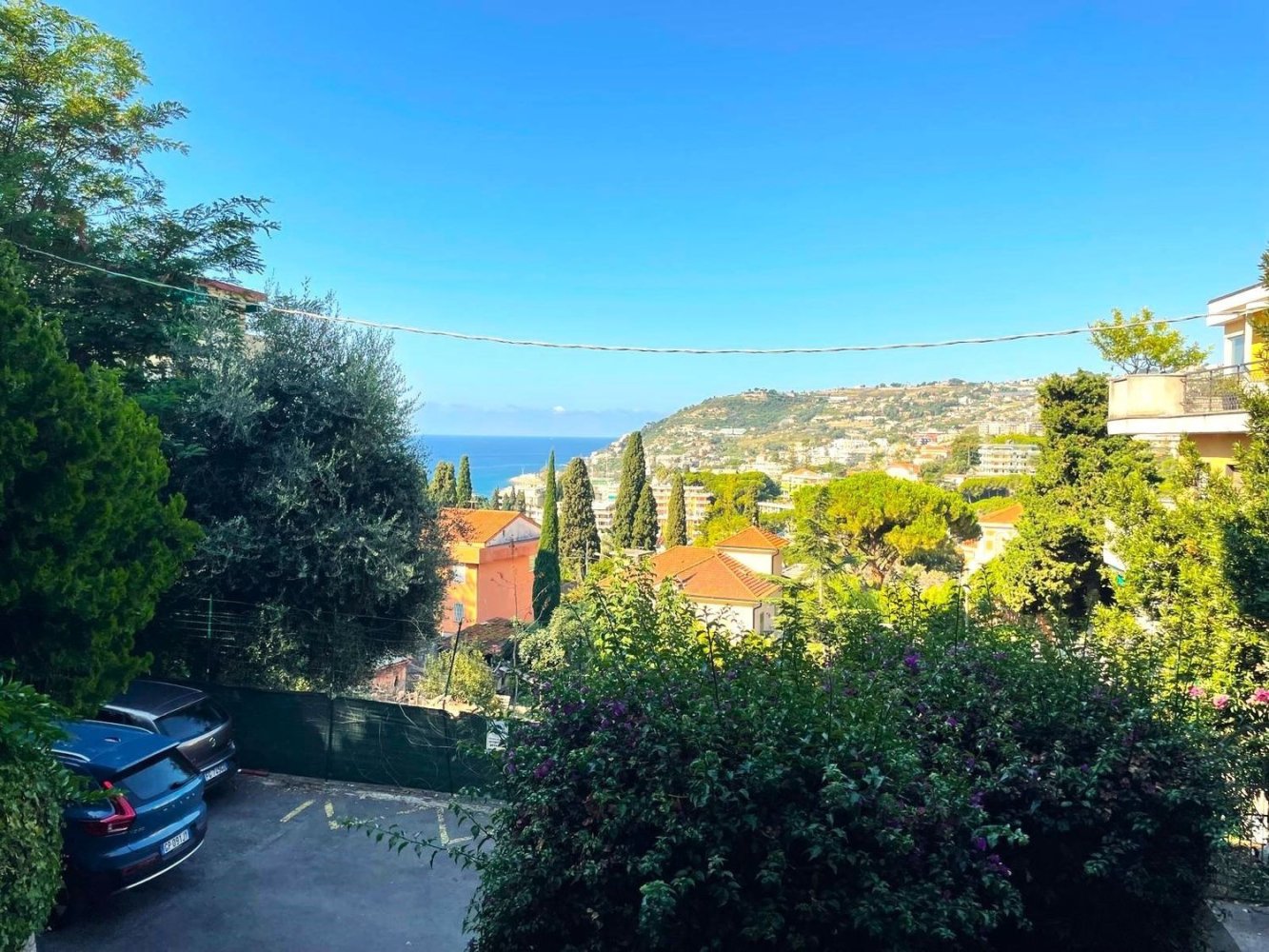 Квартира с 2 комнатами в Санремо, Италия № 258409