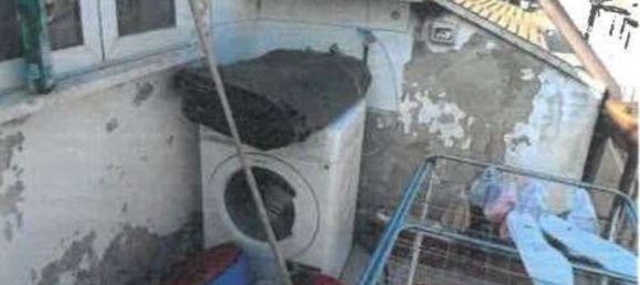 Apartamento de 7 habitaciónes en Prato, Italy No. 190118 3