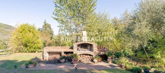 4 bedrooms House in Buti, Italy No. 15593 20