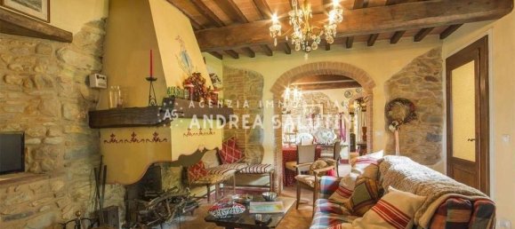 4 bedrooms House in Buti, Italy No. 15593 5