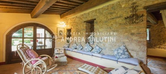 4 bedrooms House in Buti, Italy No. 15593 7