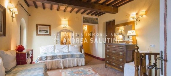 4 bedrooms House in Buti, Italy No. 15593 11