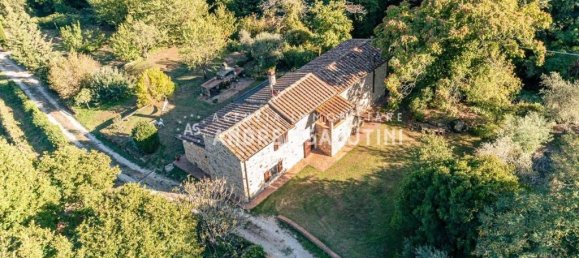 4 bedrooms House in Buti, Italy No. 15593 28