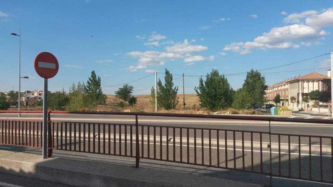 Propiedad comercial en La Lastrilla, Spain 100 m² No. 20846