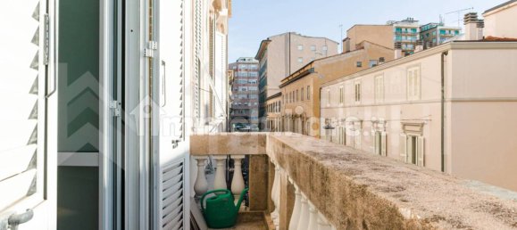 7 bedrooms Apartment in Livorno, Italy No. 213690 4