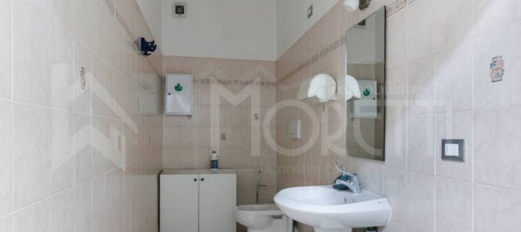 7 bedrooms Apartment in Livorno, Italy No. 213690 16