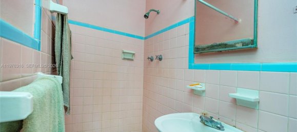 4 Schlafzimmer Villa in Miami, USA, Nr. 615196 16