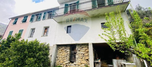 3 bedrooms House in Rapallo, Italy No. 38442 2