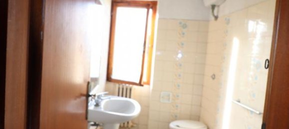 8 rooms House in Montevarchi, Italy No. 237635 23