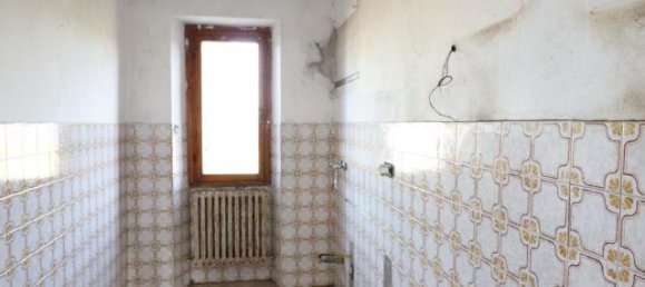 8 rooms House in Montevarchi, Italy No. 237635 28