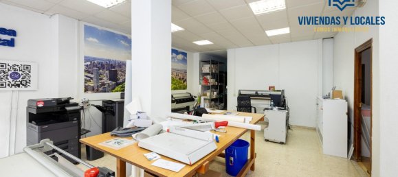 200m² Commercial property in Granada, Spain No. 22410 5