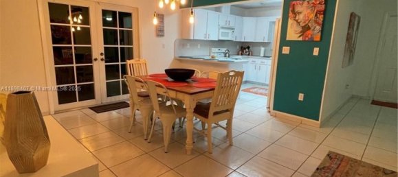 3 Schlafzimmer Villa in Miami, USA, Nr. 615899 3