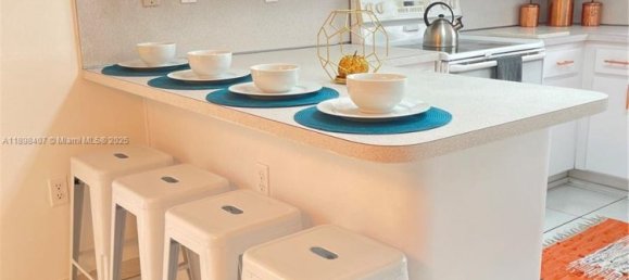 3 Schlafzimmer Villa in Miami, USA, Nr. 615899 8