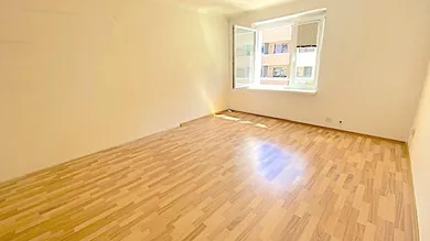 Apartamento de 4 habitaciónes en Brigittenau, Austria No. 231383