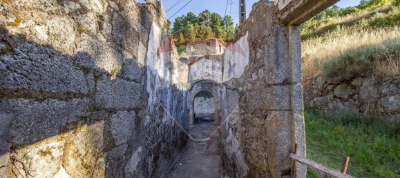 640m² Warehouse in Covilha, Portugal No. 68034 23