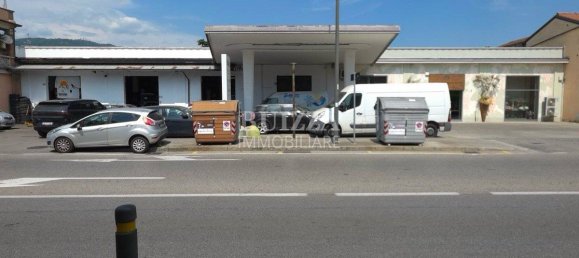 5 rooms Commercial property in Brescia, Italy No. 279104 4