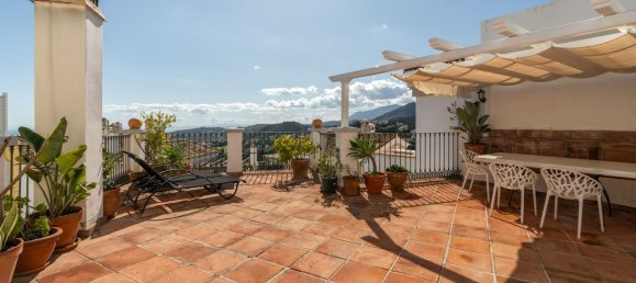 3 bedrooms Townhouse in La Quinta, Spain No. 133944 5